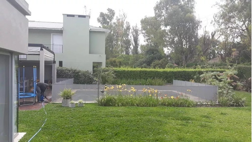 Imagen 3 de 5 de Cerco De Pileta Removible Höllsen Con Bases Y Agarres
