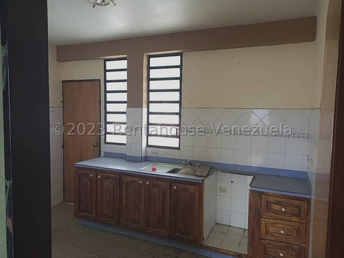 Imagen 7 de 24 de Edificio Ubicado En La Avenida Brager, Cuatro Apartamento, Dos De Ellos De 108 Mtrs2 Y Dos De 84 Mtrs2, Piso 1 Y 2. En La Planta Baja Dispone De Cuatro Santa Maria Para Locales Comerciales