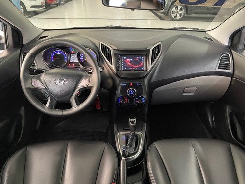 Imagem 8 de 11 de Hyundai Hb20s 1.6 Comfort Plus (aut) Flex Automático