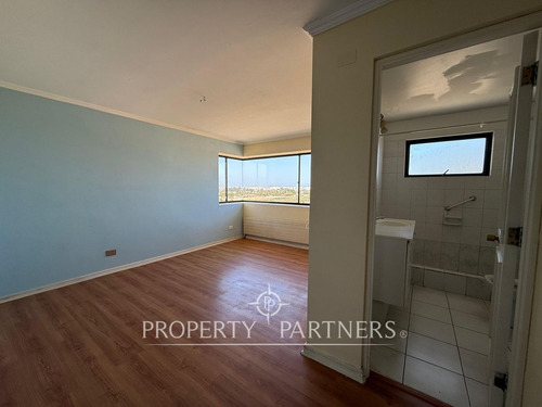 Arriendo Año Corrido Amplio Y Cómodo Departamento