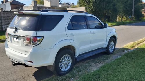 Imagen 10 de 15 de Toyota Sw4 3.0 T Diesel 4x4 At 3 Filas De Asientos Vremy