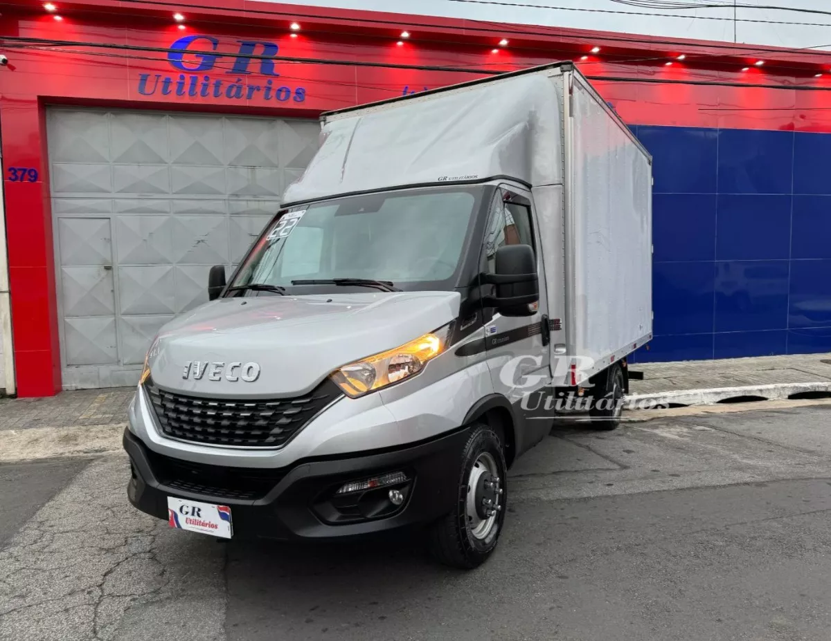 Iveco Daily 35-150 Baú 2022