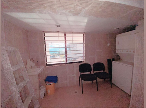Imagen 13 de 15 de Venta De Casa Quinta, Sector Colinas De Pirineos. Adlz