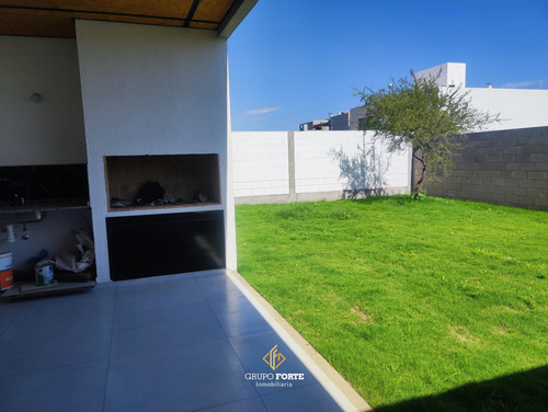 Casa En Venta Solares De Manantiales