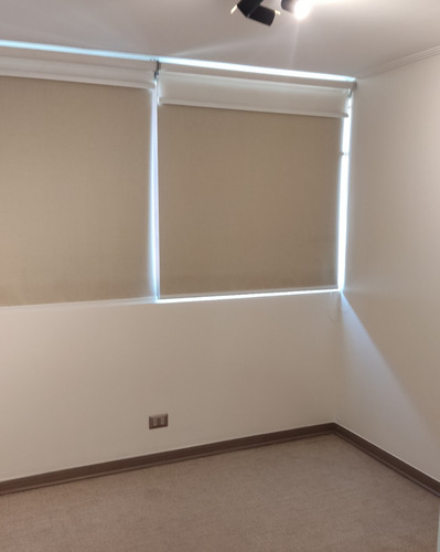 Amplio Depto. Cómo Nuevo En Condominio, 80 Mt2. 2d 2b 1e