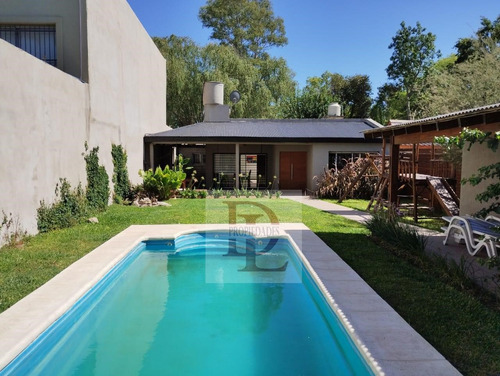 Casa  En Venta En Benavidez, Tigre, G.b.a. Zona Norte