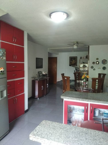 Imagen 5 de 14 de Vendo Amplia Casa Conjunto Res. Vista Hermosa. Castillejo.