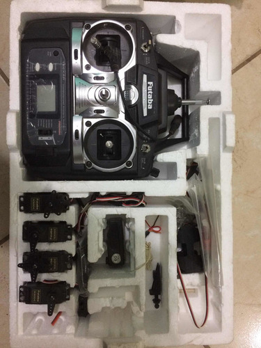 Control Remoto Futaba X6 + Servos