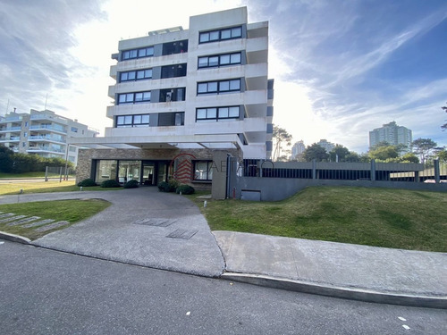 Imagen 20 de 30 de Venta Apartamento 2 Dormitorios Playa Mansa Punta Del Este - Punta Del Este Mansa