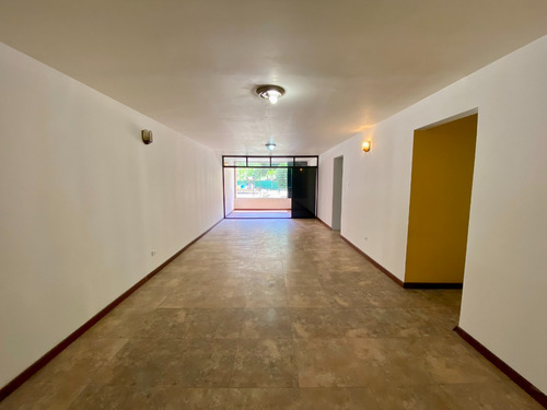 Colinas De La Tahona 152 M2, 3 Hab + Serv, 2 Baños + Serv. 2 P/e Acropolis