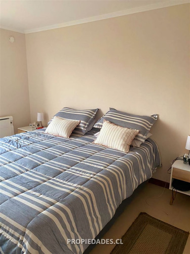 Departamento En Venta De 3 Dorm. En Papudo Primera Línea
