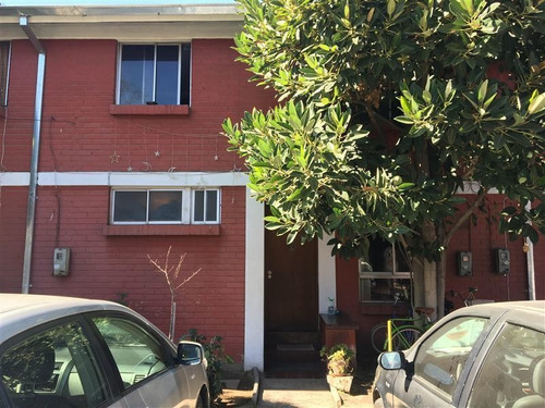 Casa En Venta De 6 Dorm. En La Reina