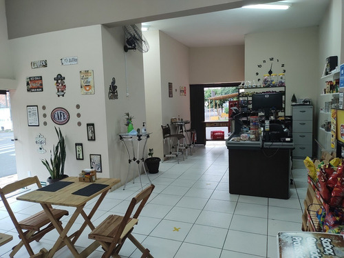 Imagem 3 de 4 de Padaria Confeitaria Cafeteria