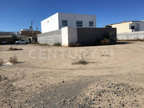 Terreno En Venta En Residencial San José Al Norte De Saltillo.