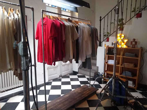 Imagen 6 de 9 de Alquiler De Percheros Dobles Con Rueditas Incluye 40 Perchas