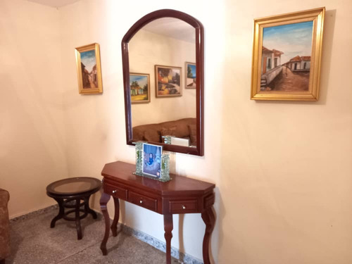 Casa En Urb. La Esmeralda, San Diego, Valencia, Plc-711