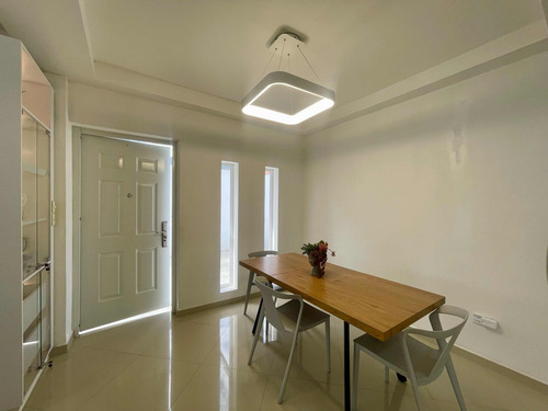 En Venta Moderna Y Lujosa Casa Ubicada En La Urb Avp Colinas De Carrizal. Rz