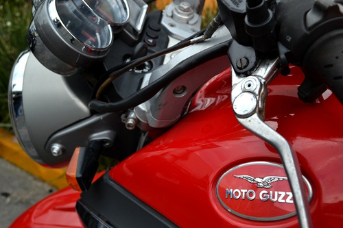 Imagen 3 de 15 de Potente Moto Guzzi Breva 1100 Lista Para Carretera