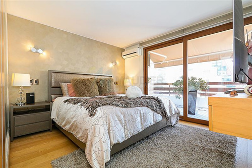 Departamento En Venta De 2 Dorm. En Las Condes