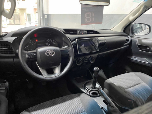 Imagen 7 de 12 de Toyota Hilux 2018 2.4 Cd Dx 150cv 4x2