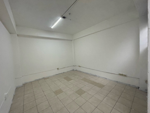 Local Comercial Para Comercio O Oficinas En Primer Piso En Adolfo López Mateos
