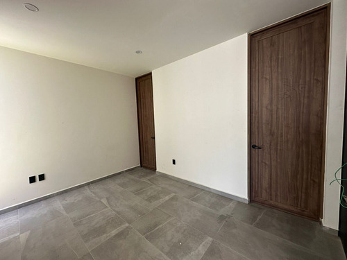 Hermosa Residencia Premium En Venta Entre El Refugio Y Zibatá, 4 Recámaras, Lujo