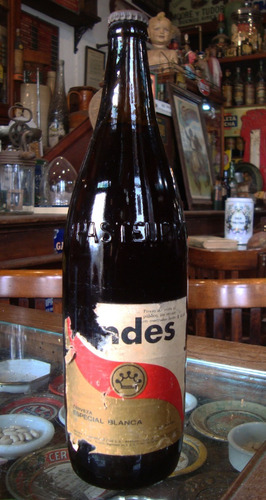 Imagen 1 de 4 de  Antigua Botella De Cerveza Andes (llena). 28167