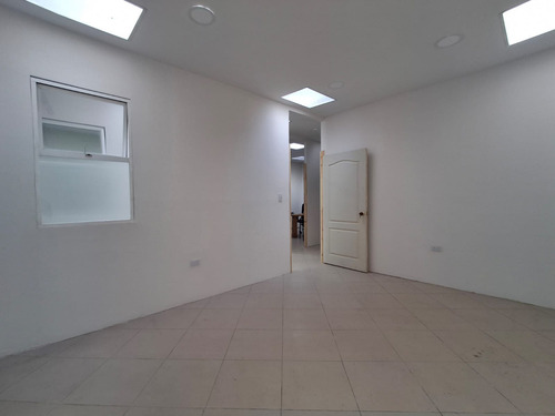 Se Alquila Oficinas Comerciales Barrio Champagnat