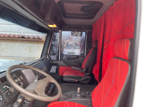 Imagen 8 de 10 de Iveco Estralis