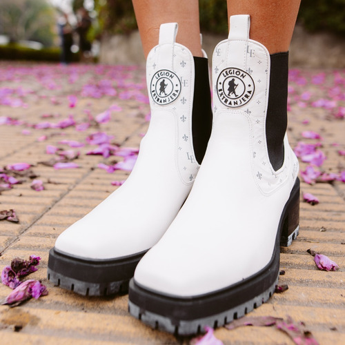 Imagen 2 de 10 de Bota Epic Blanco