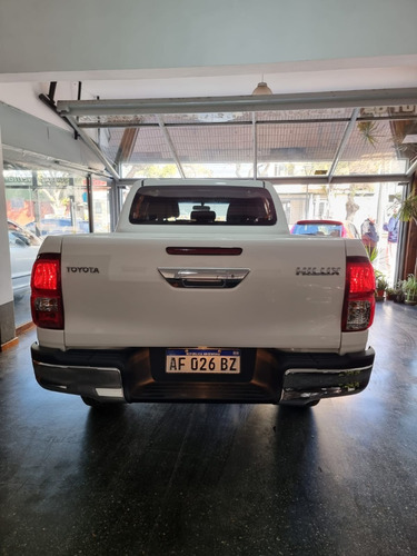 Imagen 8 de 24 de Toyota Hilux Sr 6mt Tdi 2021 Patentada Pocos Kms