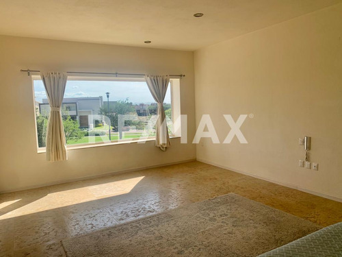 Casa En Venta En El Campanario