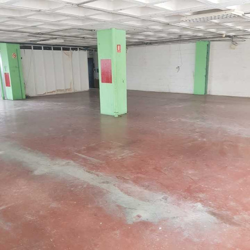 Imagen 2 de 11 de Alquilo Galpón 320m2 Boleíta Norte 4243