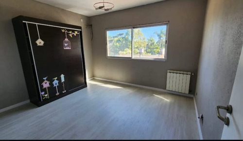 Venta De Casa 4 Ambientes Con Fondo Hurlingham