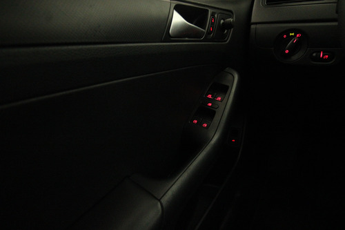 Volkswagen Jetta 2.0 L4 At