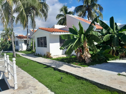 Vendo Preciosas Villas De 2 Niveles A 2 Minutos De La Playa En Juan Dolió, República Dominicana