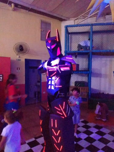 Robô De Led Para Animar Seu Evento E Plataforma 360