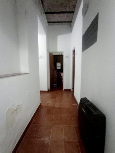 Imagen 8 de 17 de Casa En Planta Baja De 3 Ambientes En Pichincha Con Patio