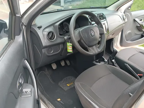 Renault Logan 1.6 Expression / Life +