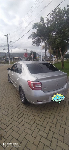 Imagem 3 de 5 de Renault Logan 2019 1.0 12v Expression Sce 4p