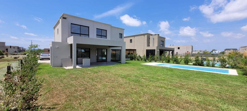 Casa  En Venta Ubicado En Castaños, Nordelta, Tigre