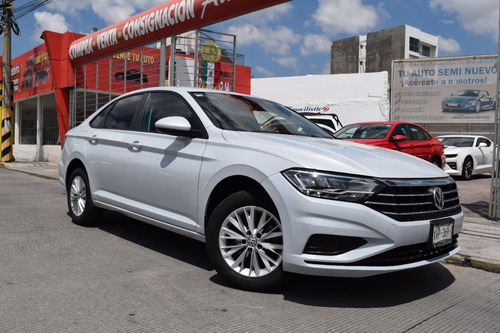 Imagen 1 de 8 de Jetta Confortline 2019 Blanco