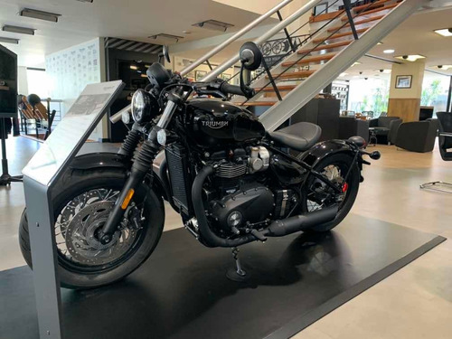 Triumph Bobber Black