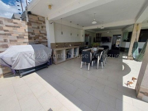 Imagen 10 de 14 de En Venta Hermosa Quinta En Santa Paula - Mls #22-17941 - Karina Sanchez 04143355086