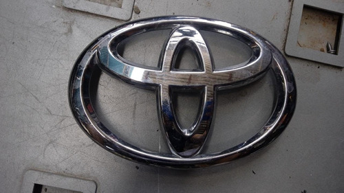 Emblema Toyota Hilux 16-17