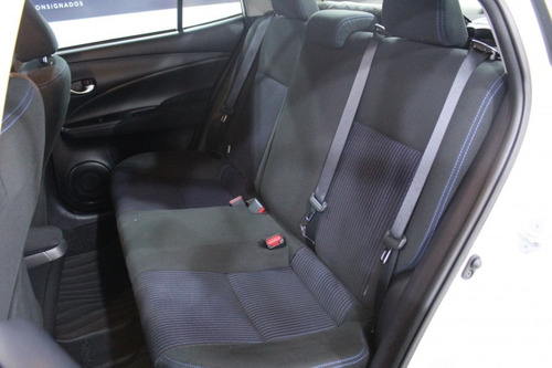 Imagem 11 de 13 de Toyota Yaris 1.5 16v Sedan Multidrive Aut.