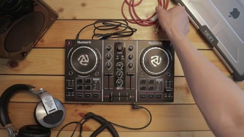 Controlador De Dj Para Principiantes Para Serato Dj Lite Con