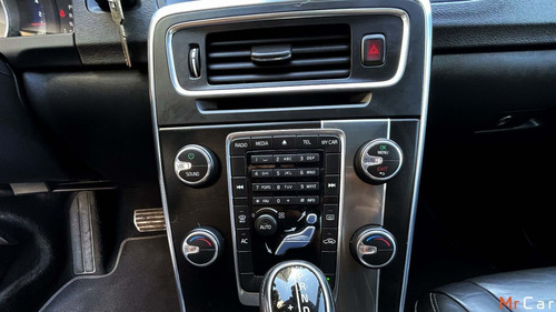 Imagen 10 de 14 de Volvo S60 T5 R Design 2015