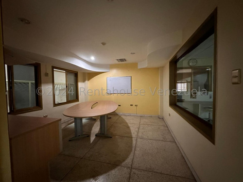 Edificio Comercial En Venta Con Oficinas Local Deposito Ascensor Carga Banco De Transformadores Cerco Electrico Mobiliario Almacen Estef 24-15246