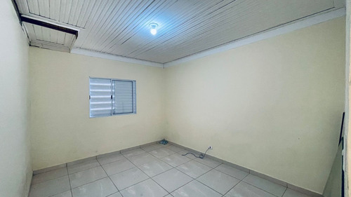 Imagem 4 de 16 de Casa Com Espaço Para Piscina, No Bairro Savoy, Em Itanhaém